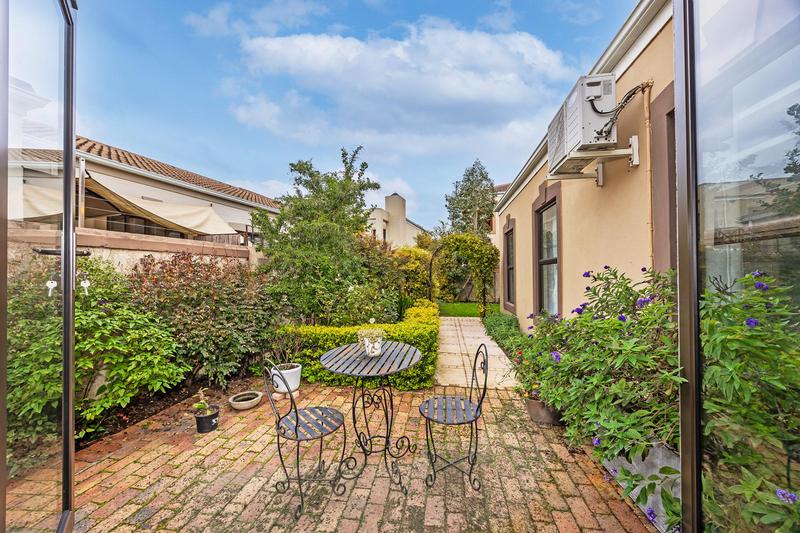 3 Bedroom Property for Sale in Uitzicht Western Cape
